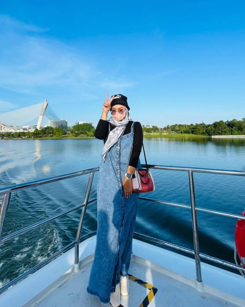 Aktiviti Pelancongan Cruise Tasik Putrajaya