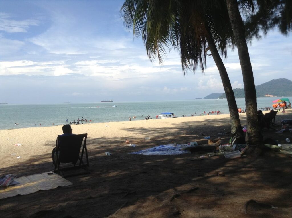 lokasi teluk batik beach