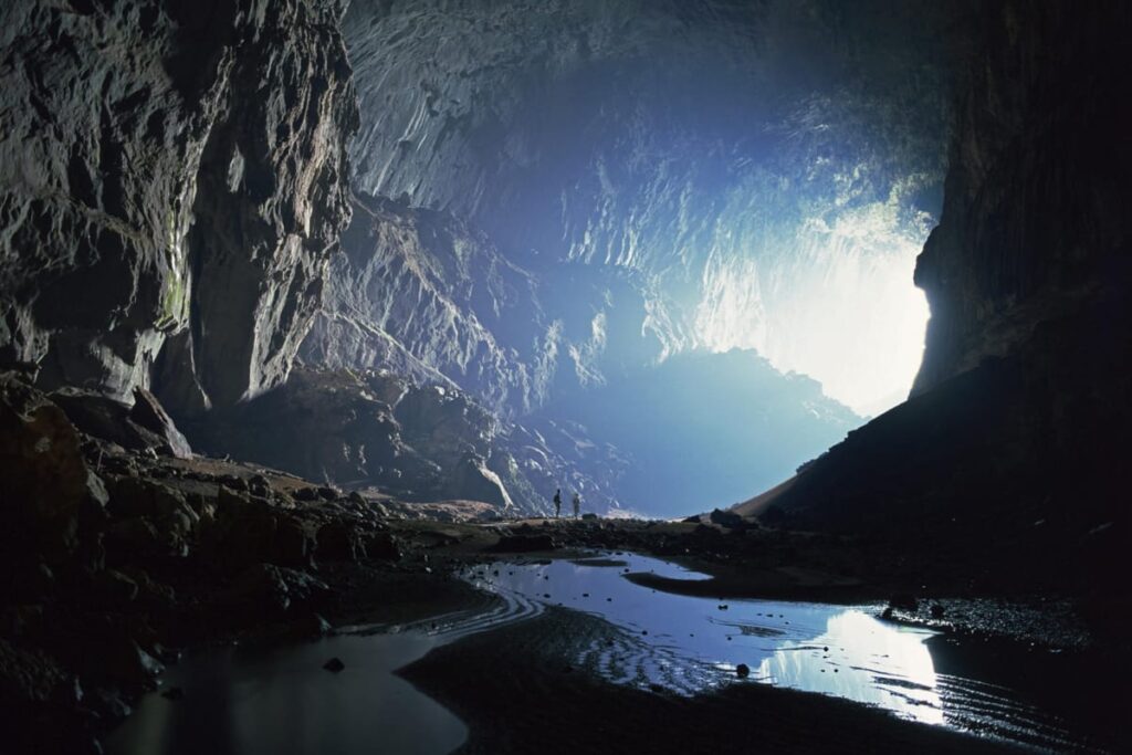 gunung mulu cave